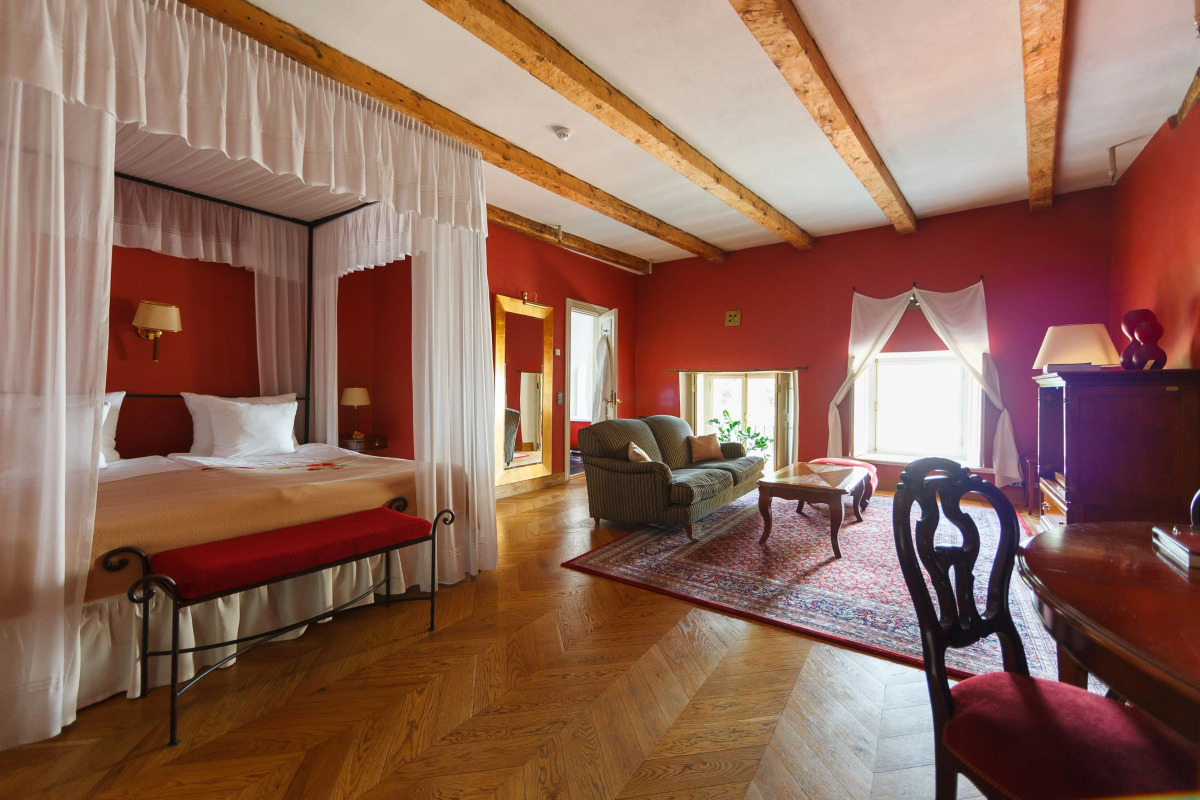 The Three Sisters Hotel