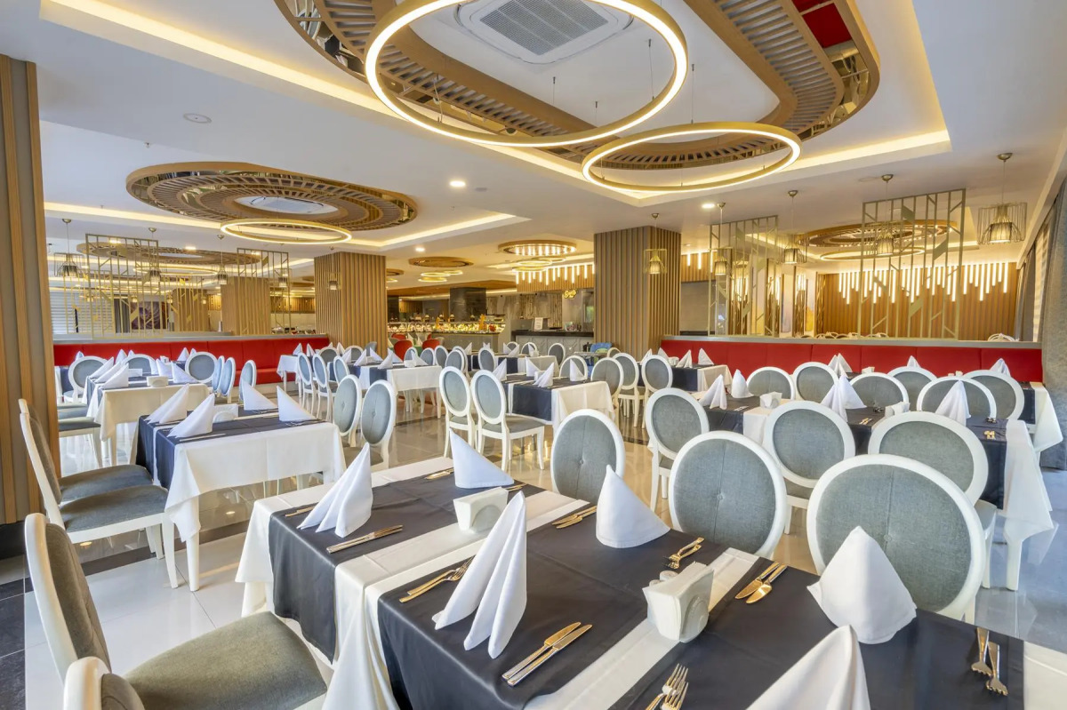 Hotel Orange Palace Side