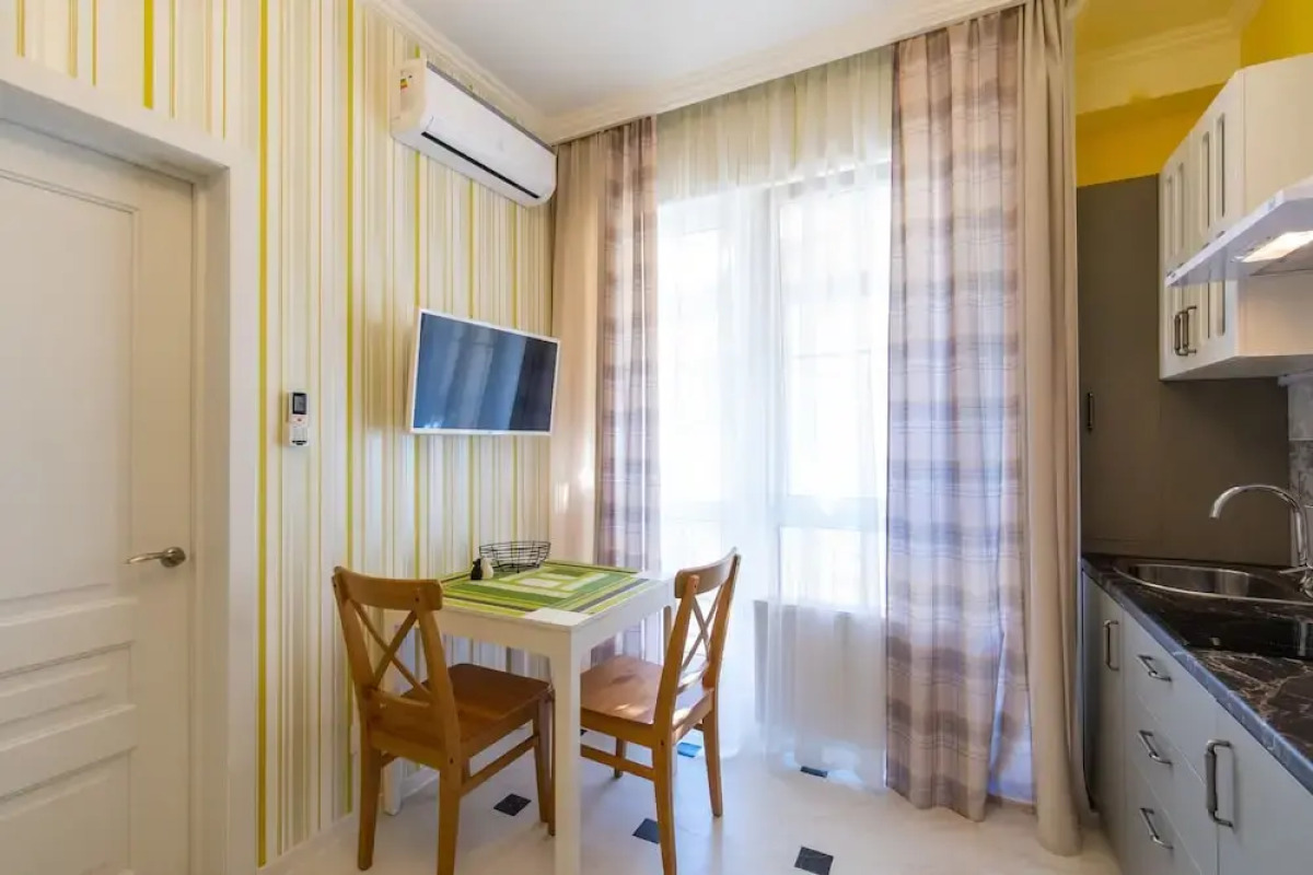 Dom Vverhdom Guest House