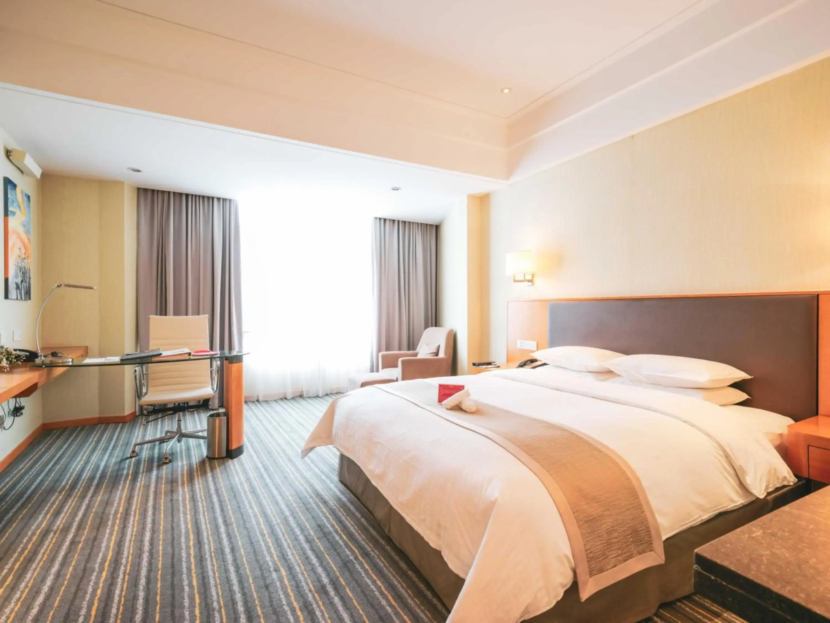 Отель Ramada Plaza by Wyndham Shanghai Pudong Airport