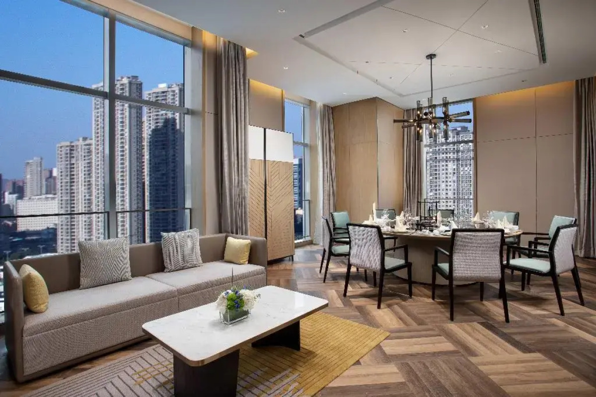 Holiday Inn Wuxi Central Station by IHG