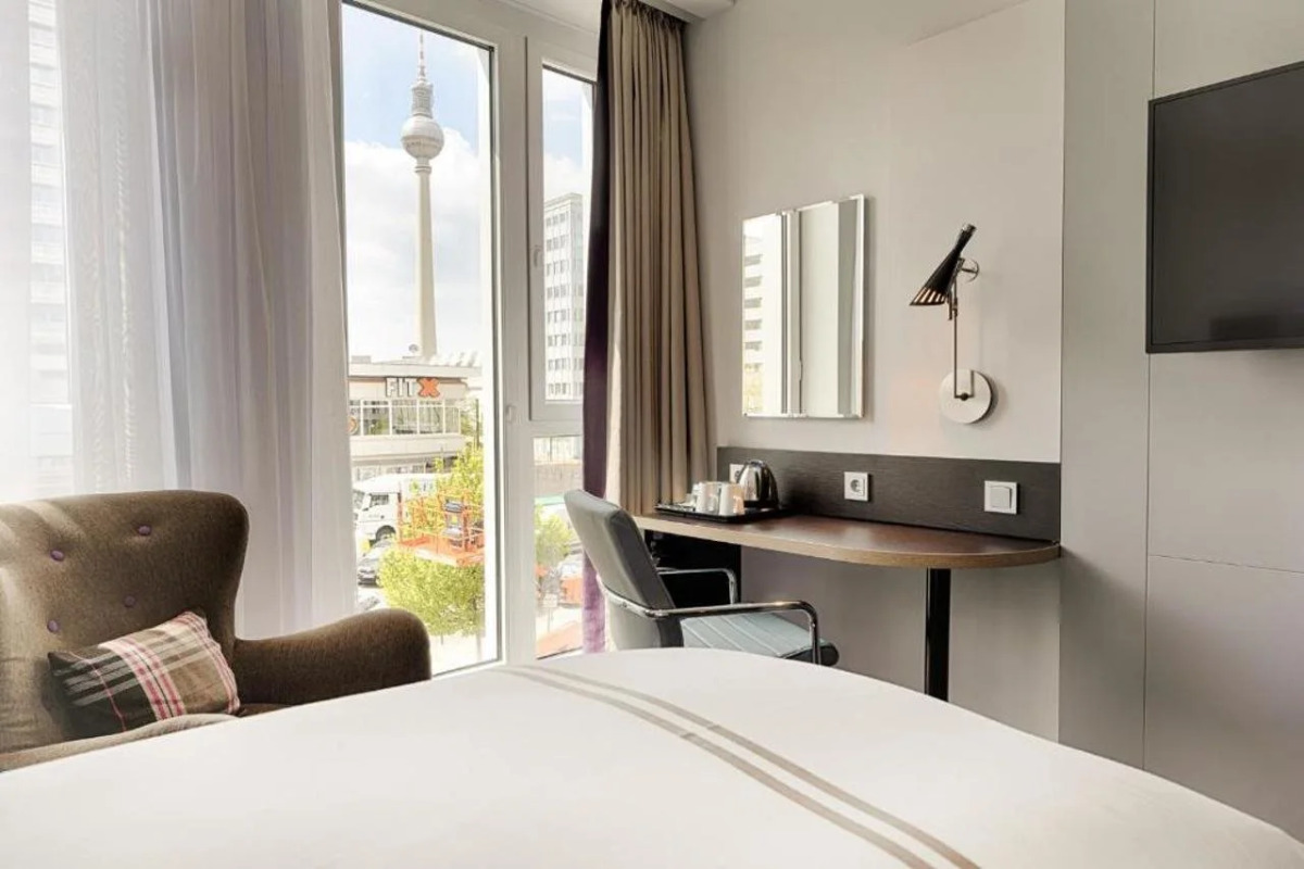 Отель Premier Inn Berlin Alexanderplatz