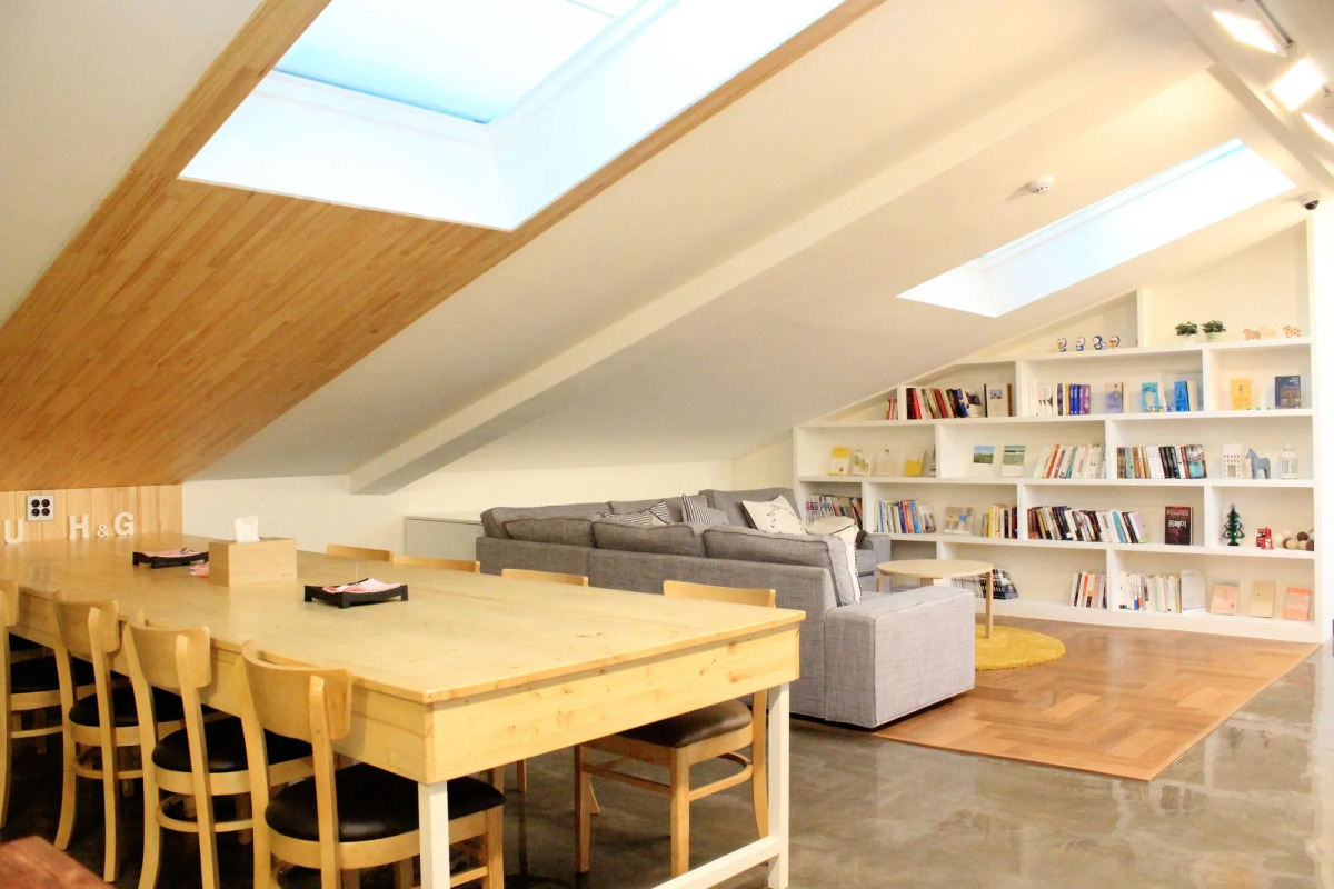 WITH U Hotel & Guesthouse