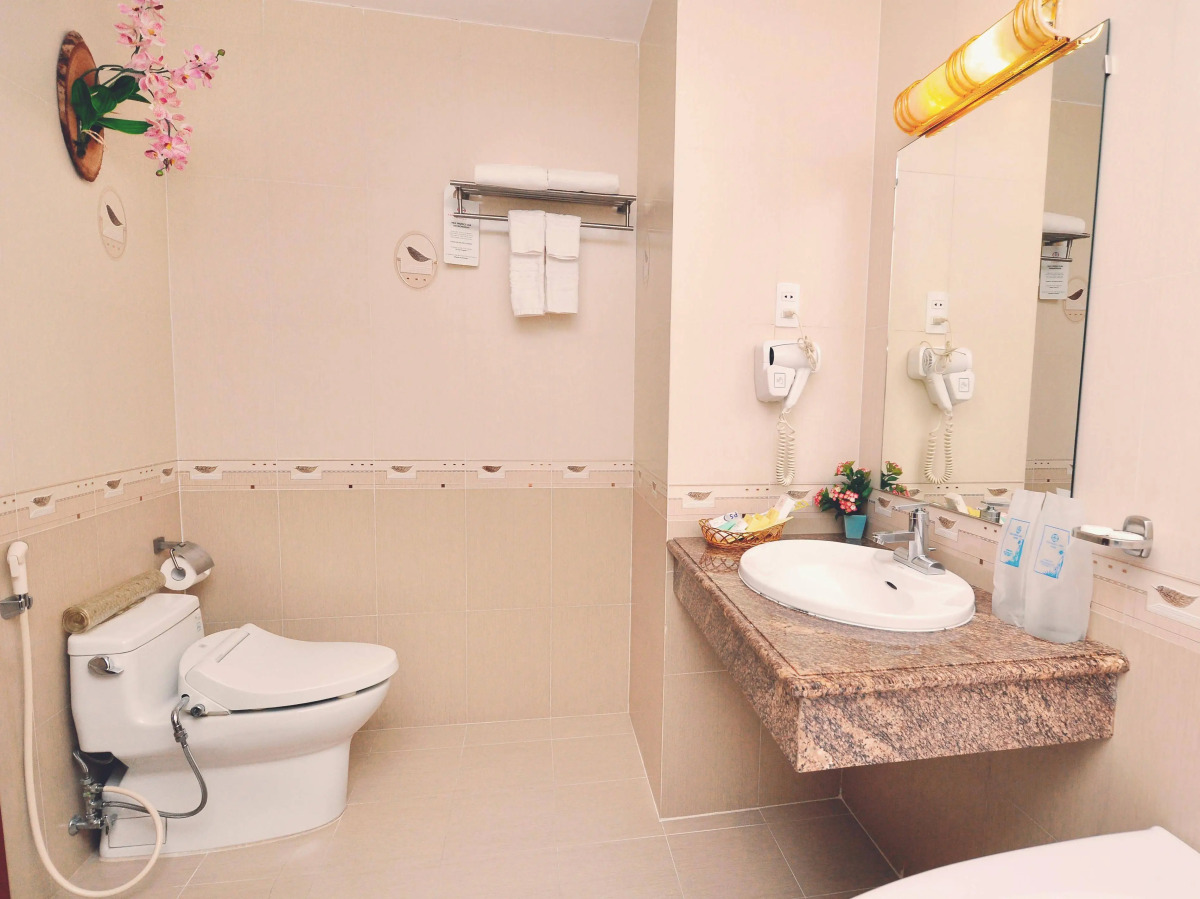 Tan Hoang Long Hotel