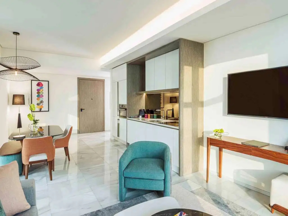 Th8 Palm Dubai Beach Resort, Vignette Collection, by IHG