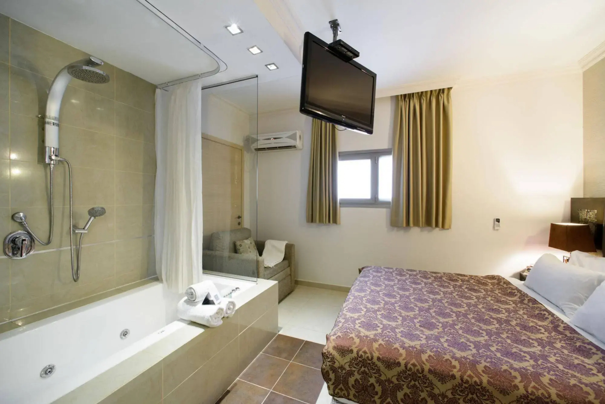 Royalty Suites