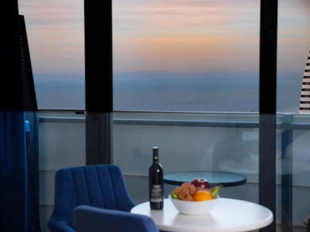 Апартаменты Royal Sea Breeze