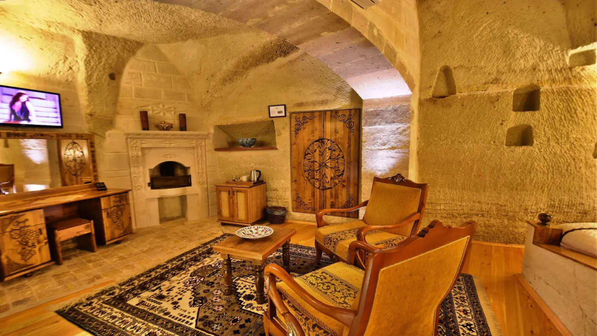 Harman Cave Hotel