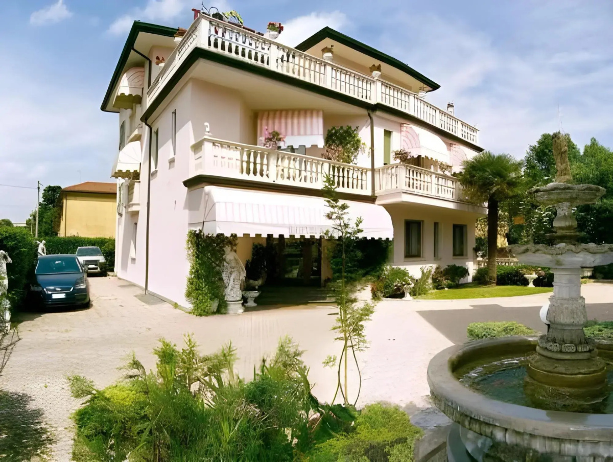 Hotel Villa Serena