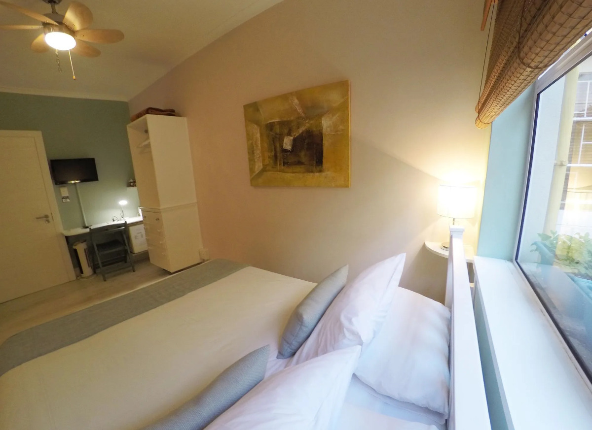 Dolphin Inn Guest House