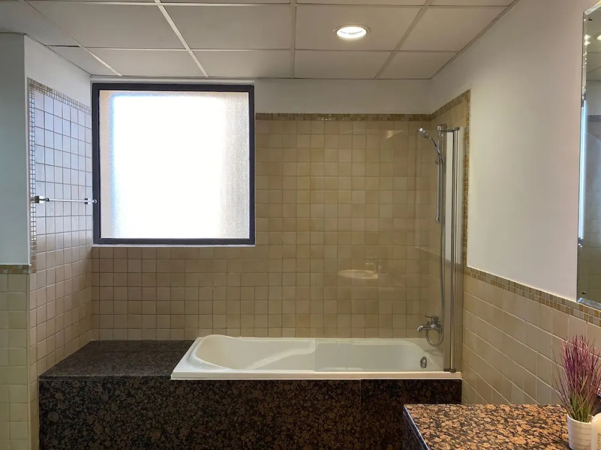 Grays Hostel By Haly