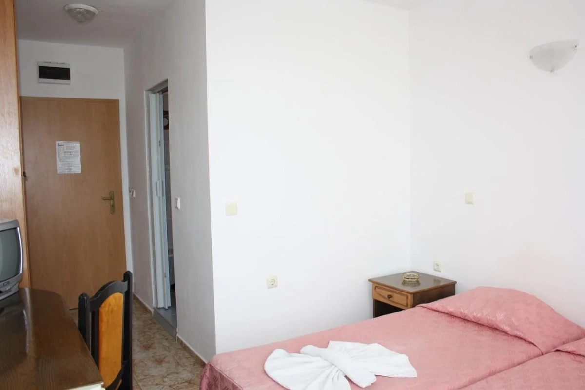 Sunny Varshava Hotel