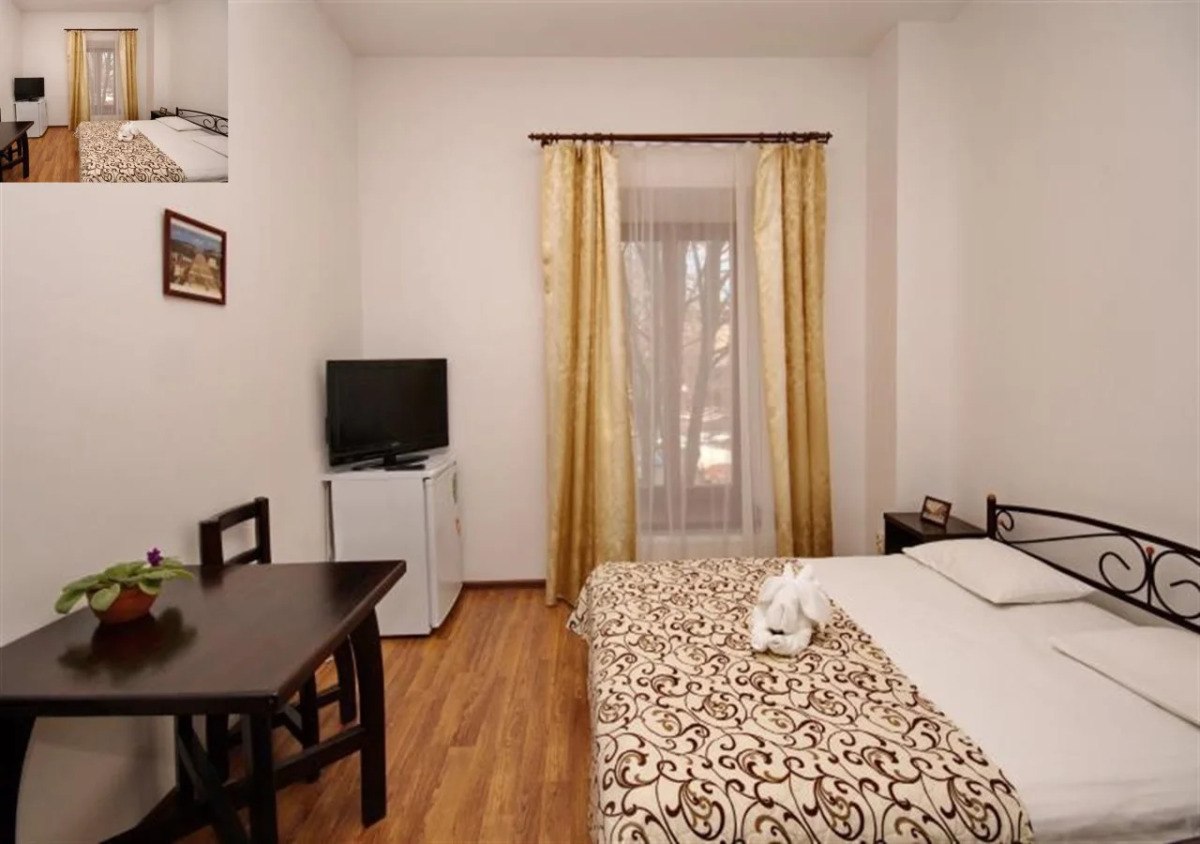 Отель «Дерибас»