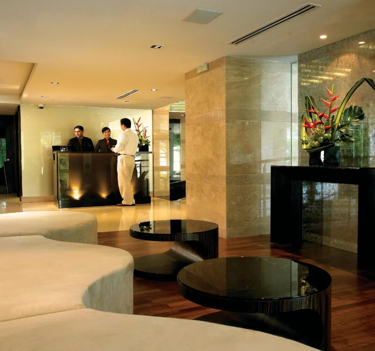 Pacific Regency Hotel Suites