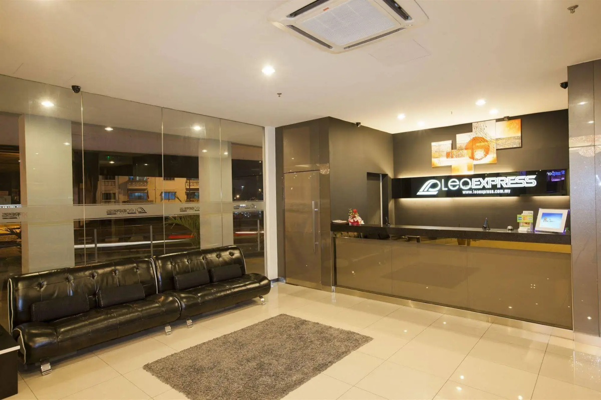Leo Express Hotel