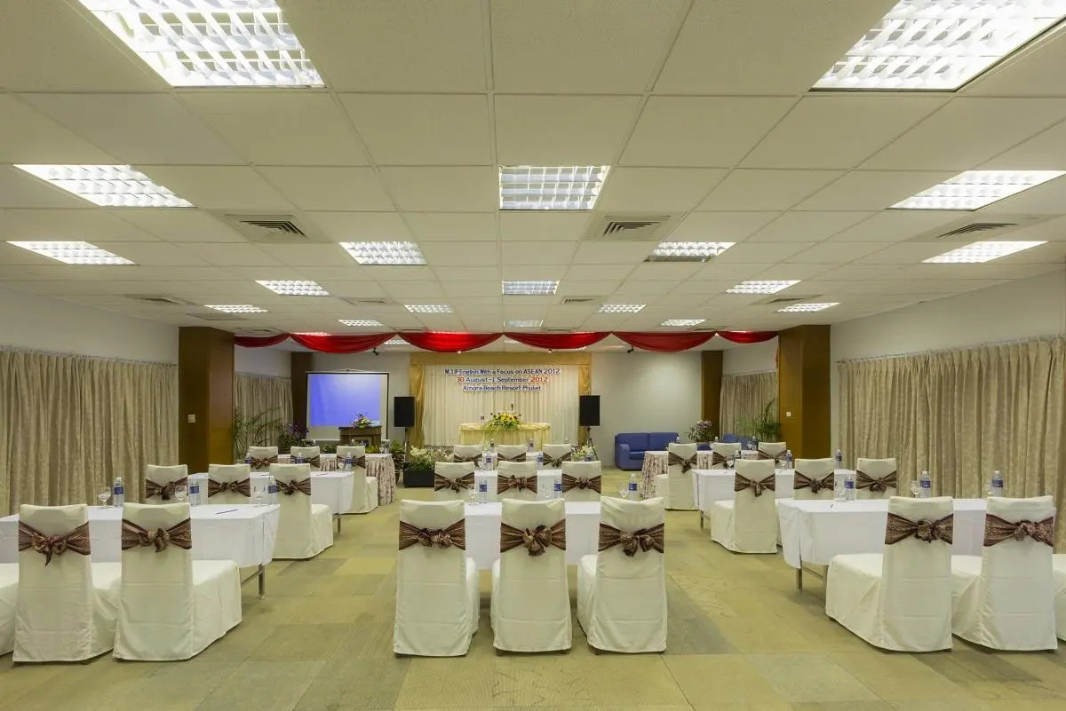 Курортный отель Amora Beach Resort Phuket