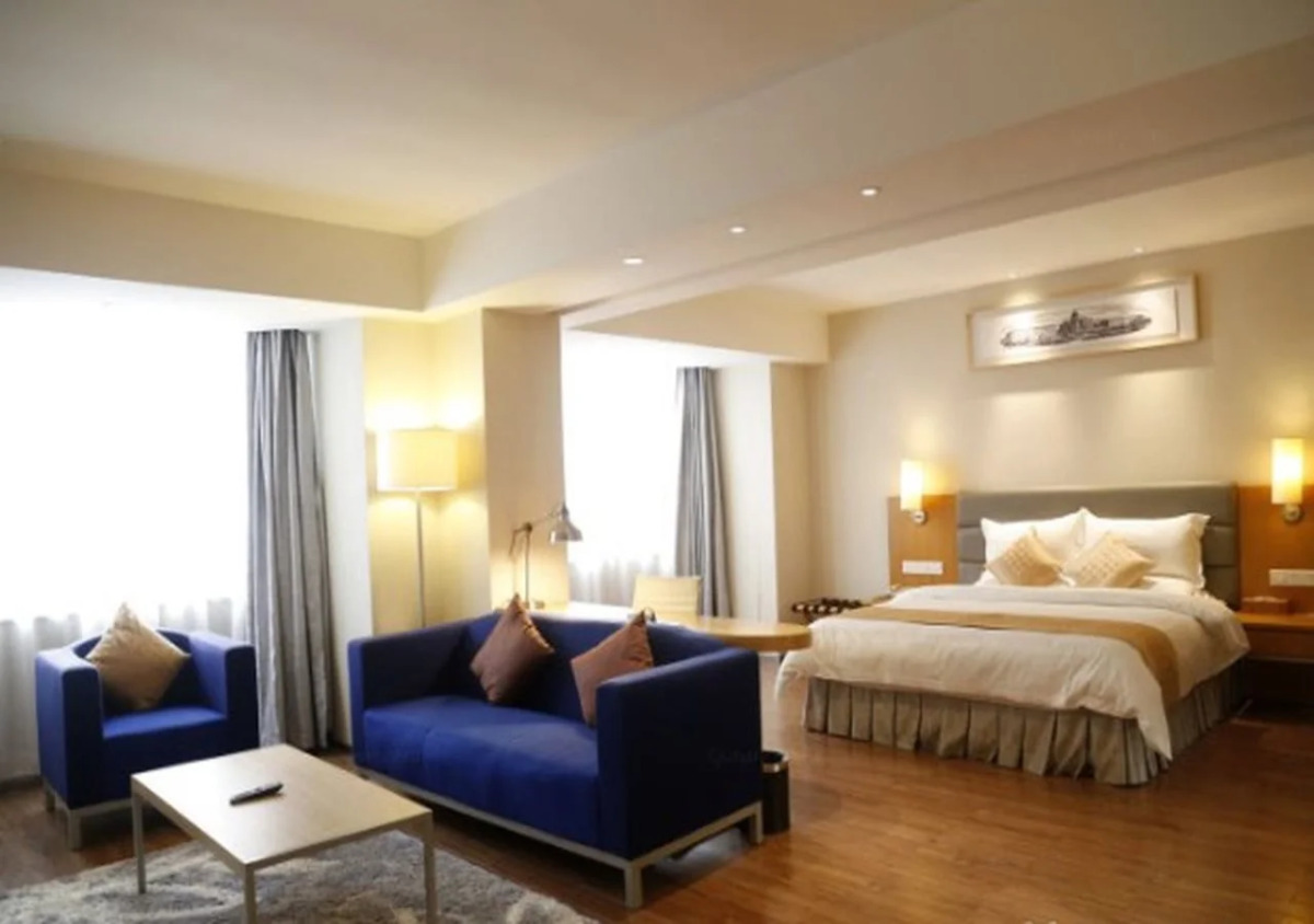 Orange Hotel Guangzhou Quzhuang Metro Station