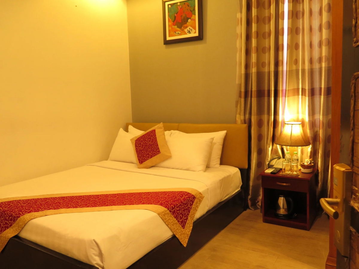 Sunflowers Hotel