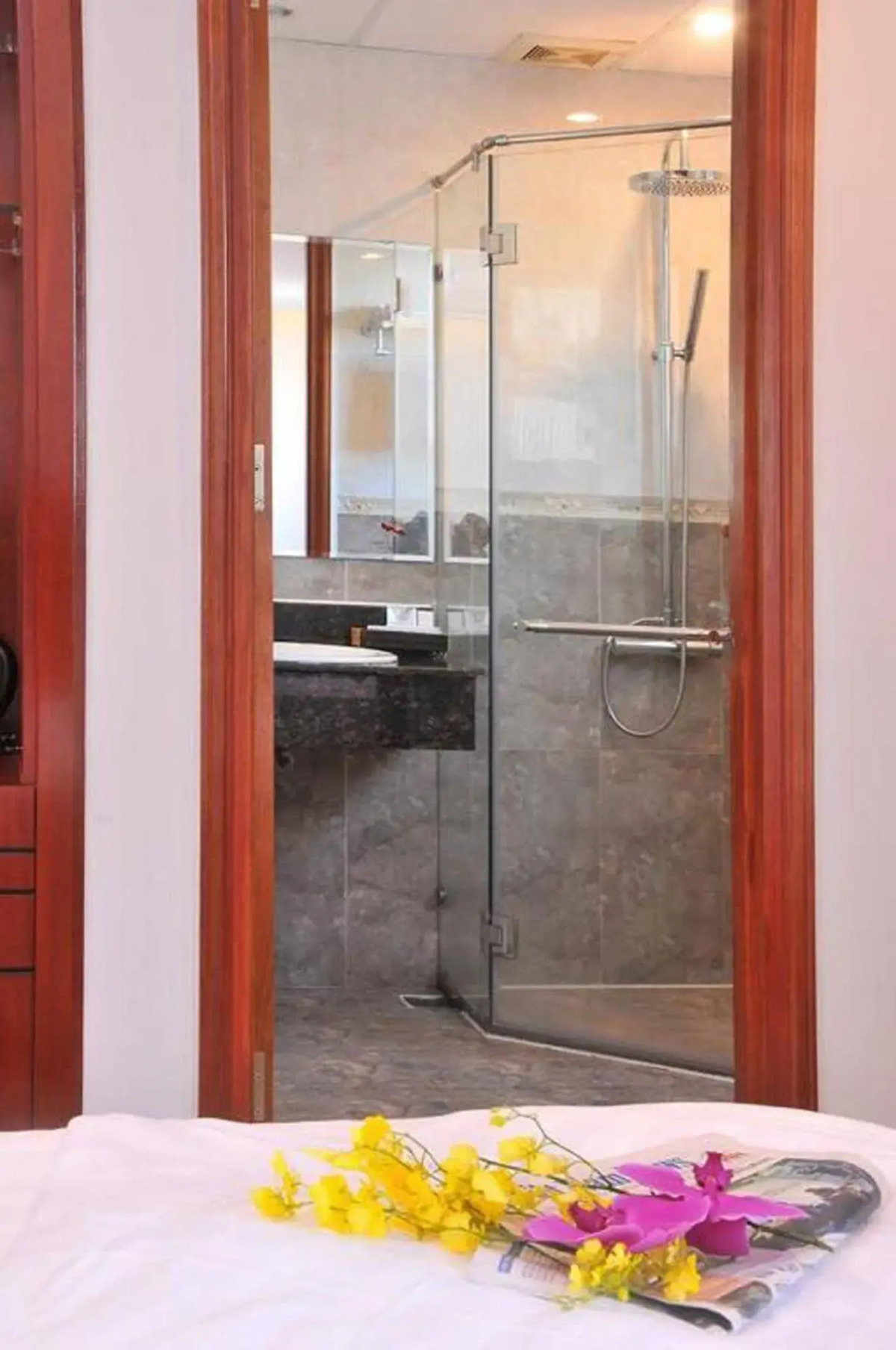 White Lotus Hotel Saigon