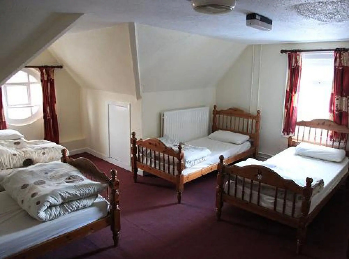 Kinlay House Hostel