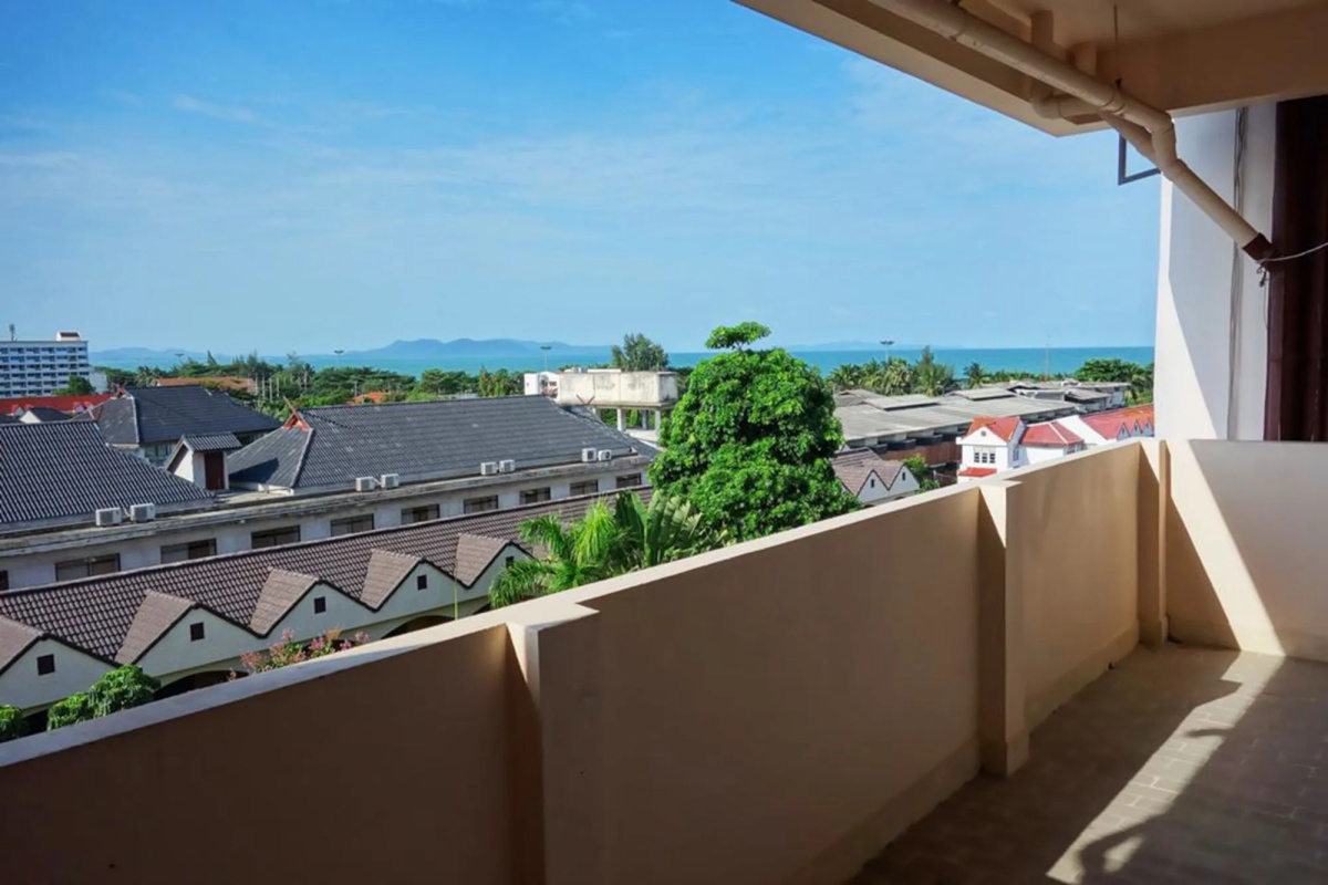 LEK Jomtien Hotel