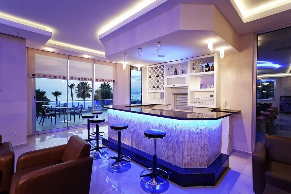 Отель Venessa Beach 