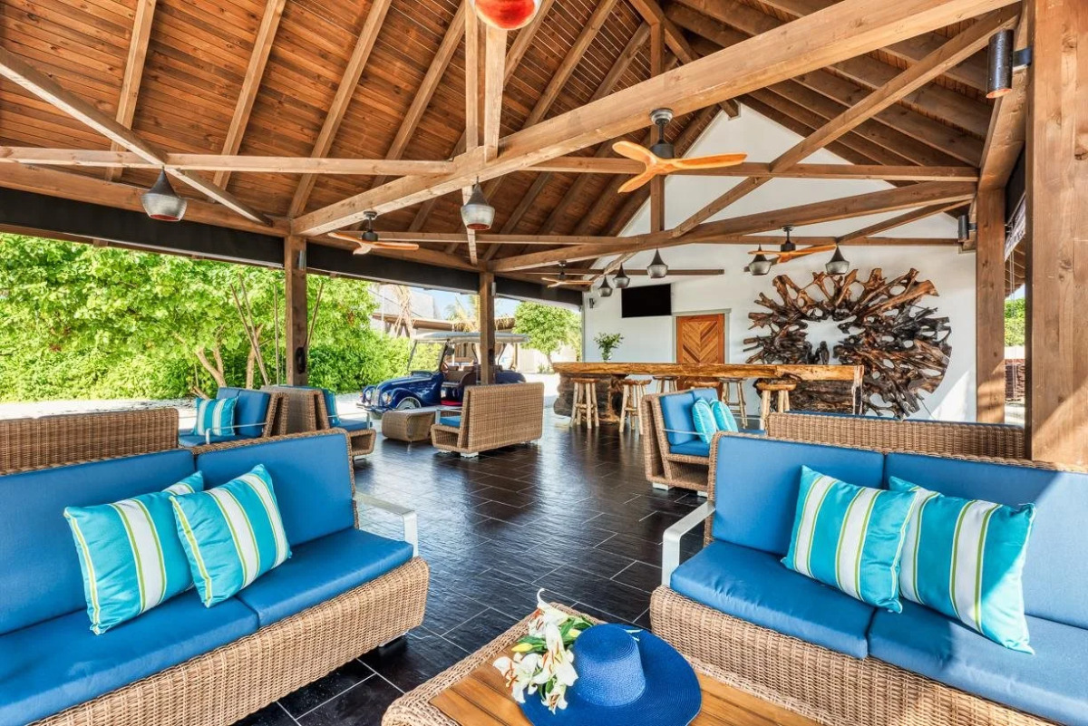 Kuredhivaru Resort & Spa Maldives