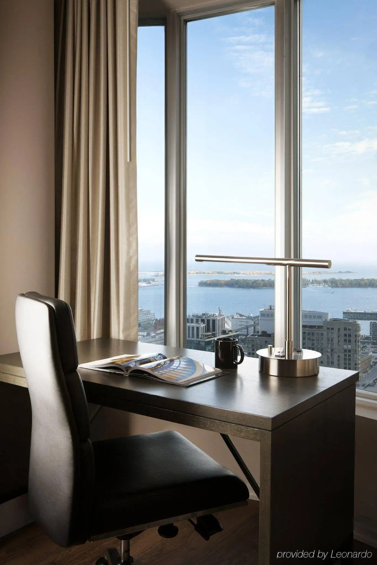 One King West Hotel & Residence