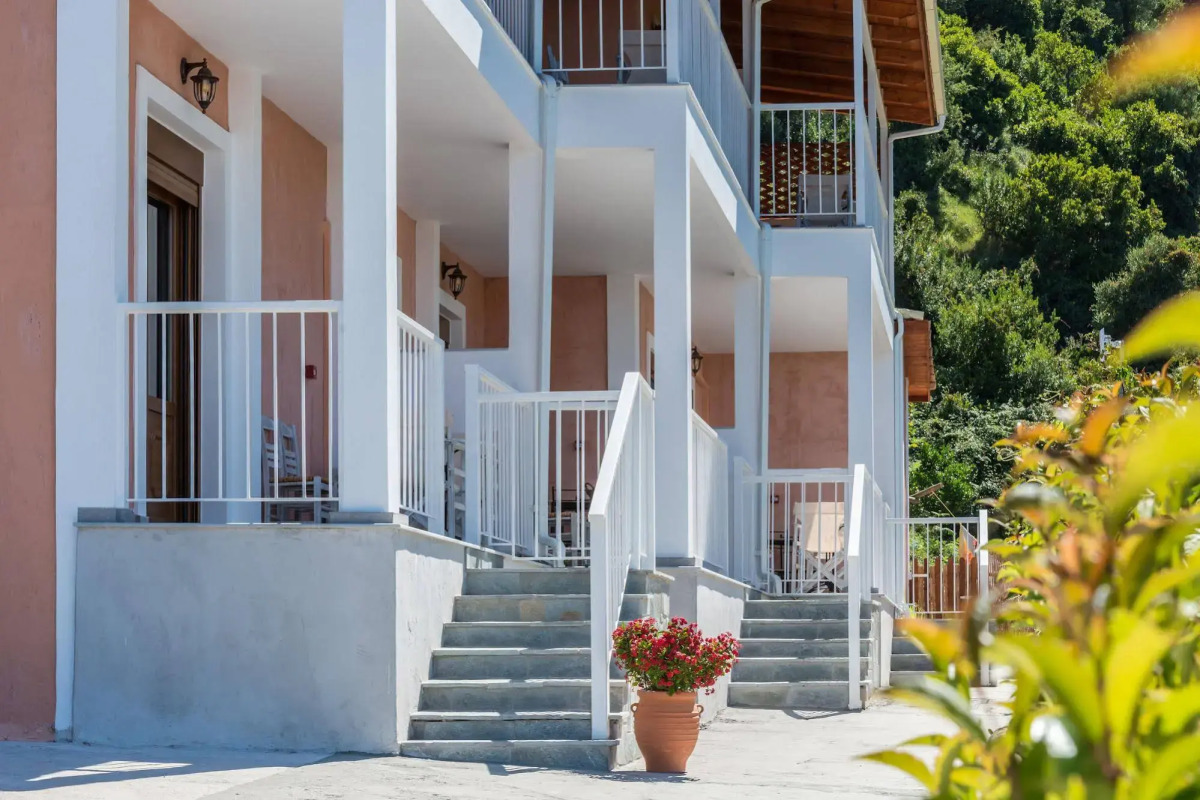 Sea View Village - Studios & Apartments