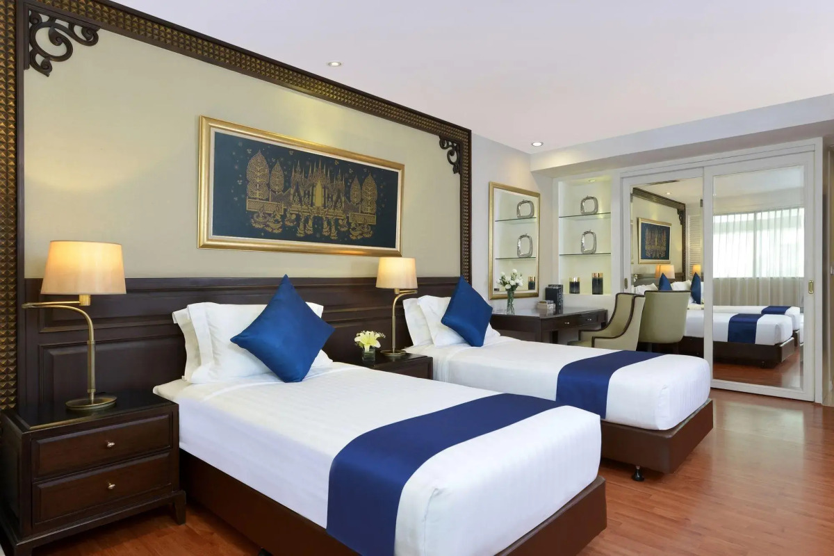 Отель Centre Point Silom