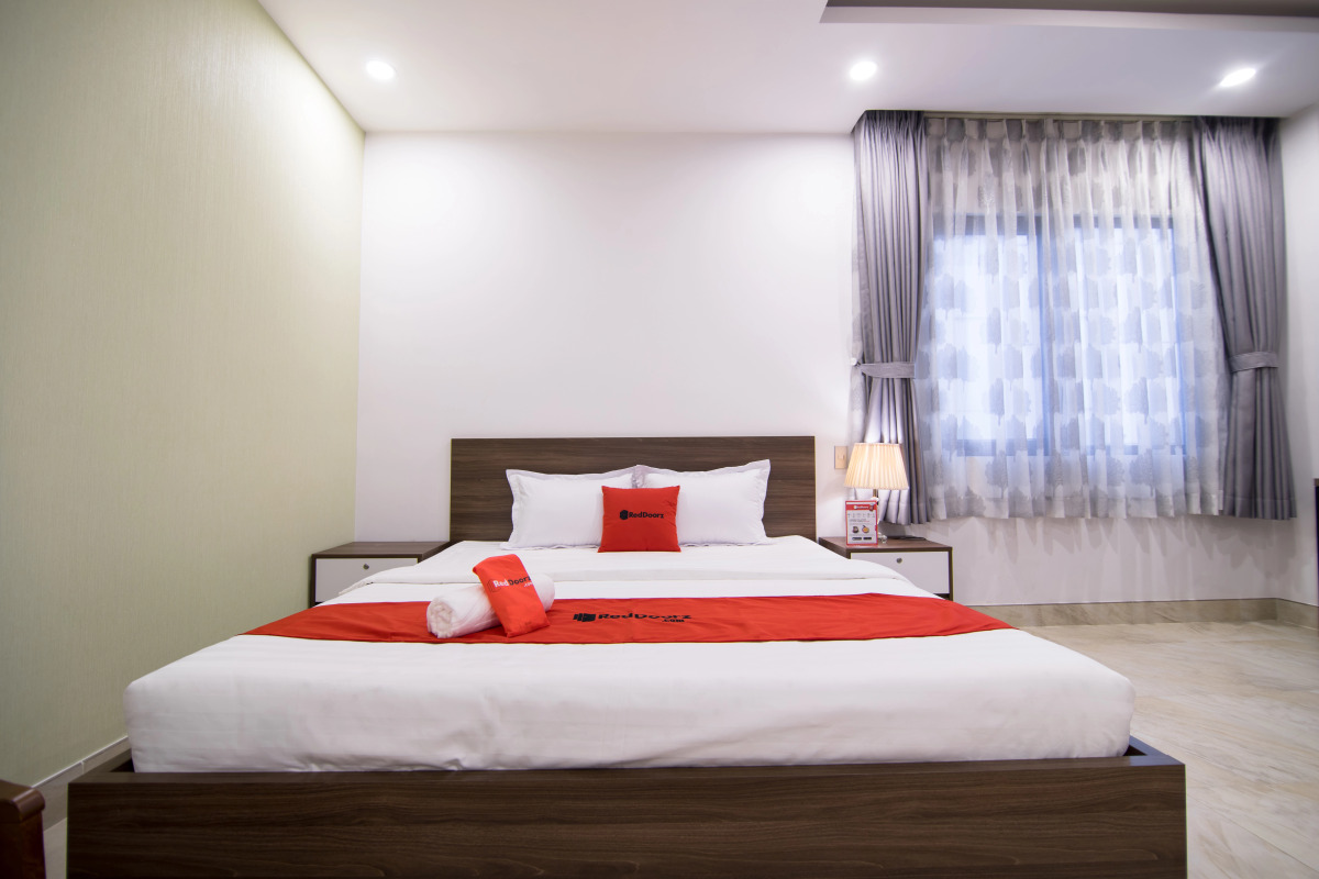 RedDoorz Premium near Hang Xanh