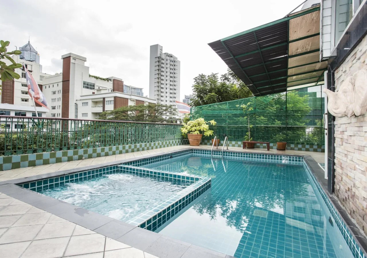 Royal Ivory Sukhumvit Nana