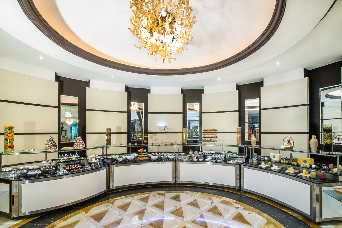 Sunday Hotel Holiday International Dubai