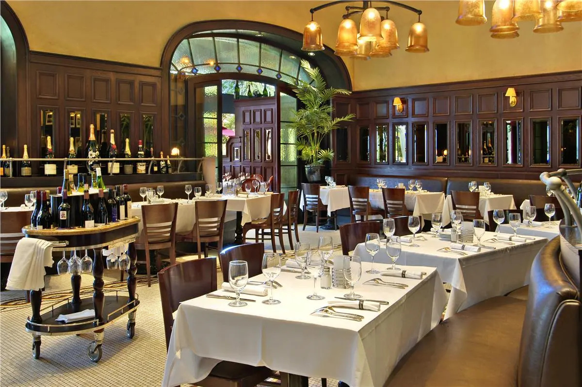 Курорт Paris Las Vegas Resort & Casino