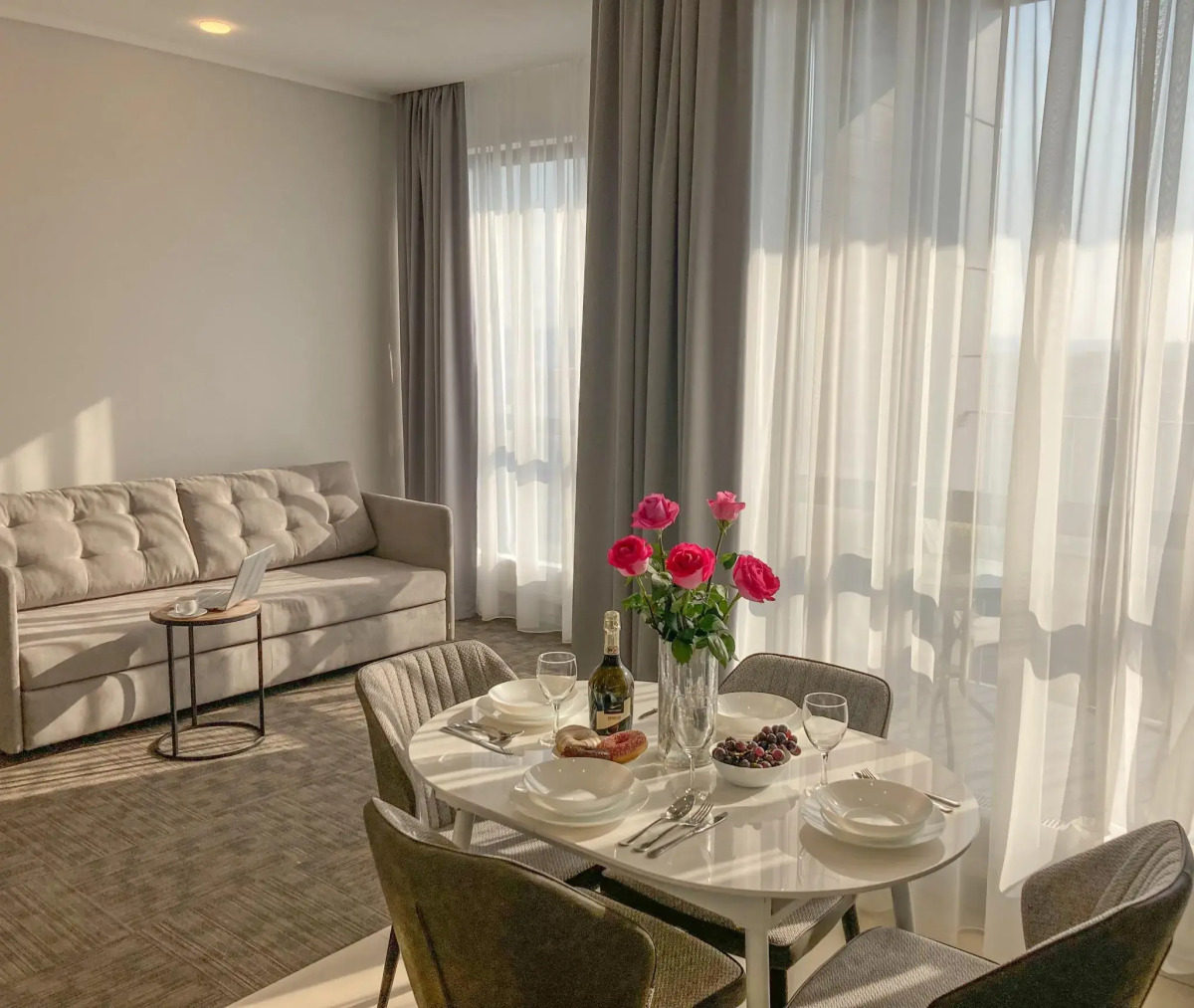 Sun City Apartments (Сан Сити Апартментс) на улице Ленина 52