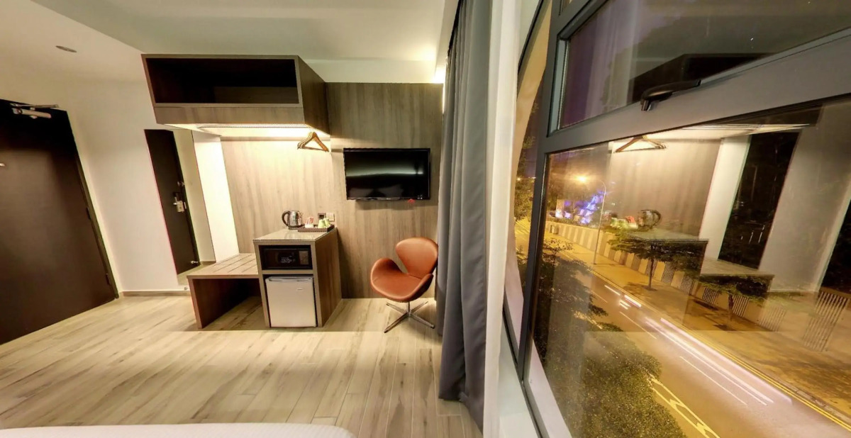 Flora by Crossroads Hotel