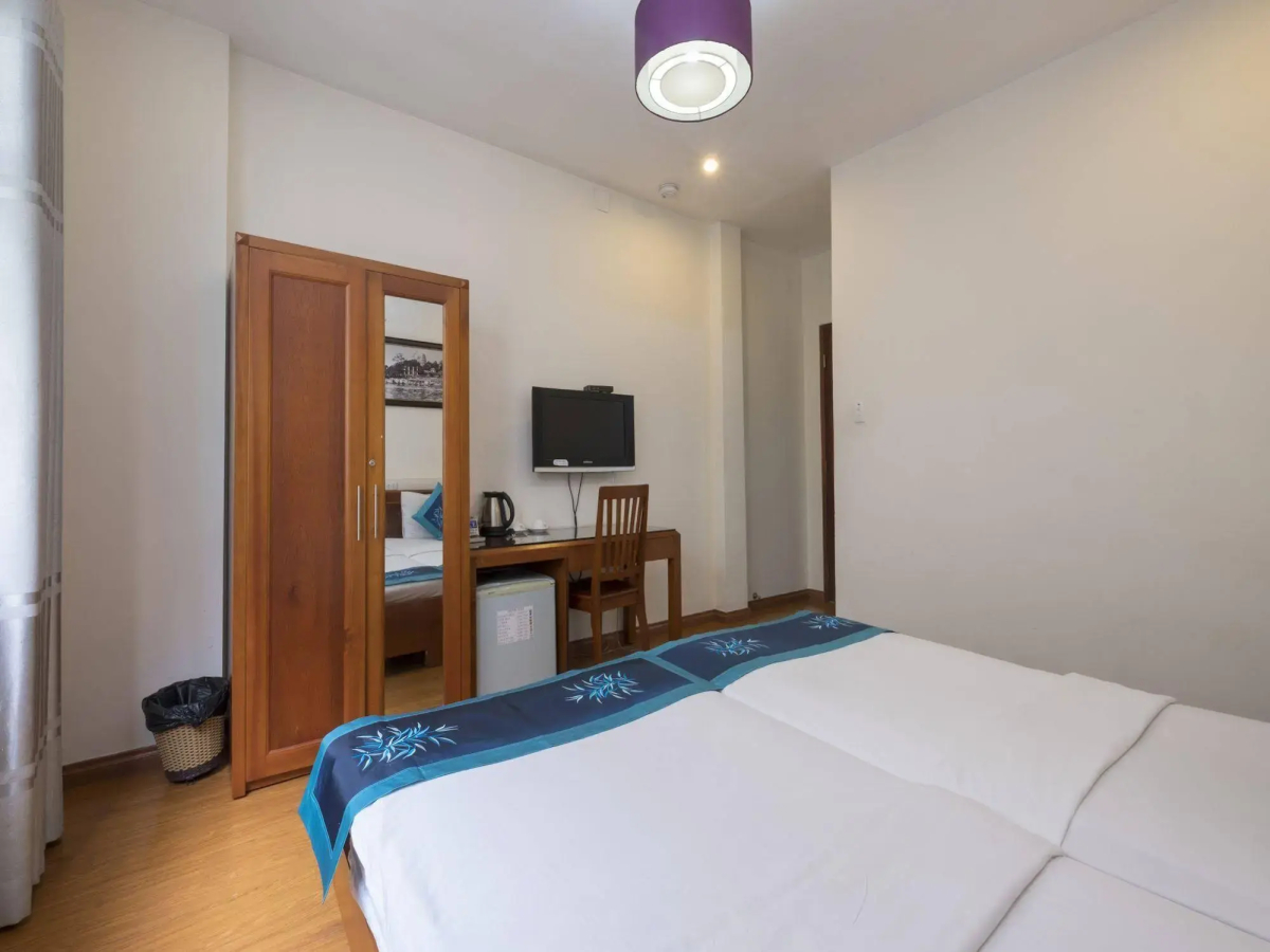 Blue River Hotel