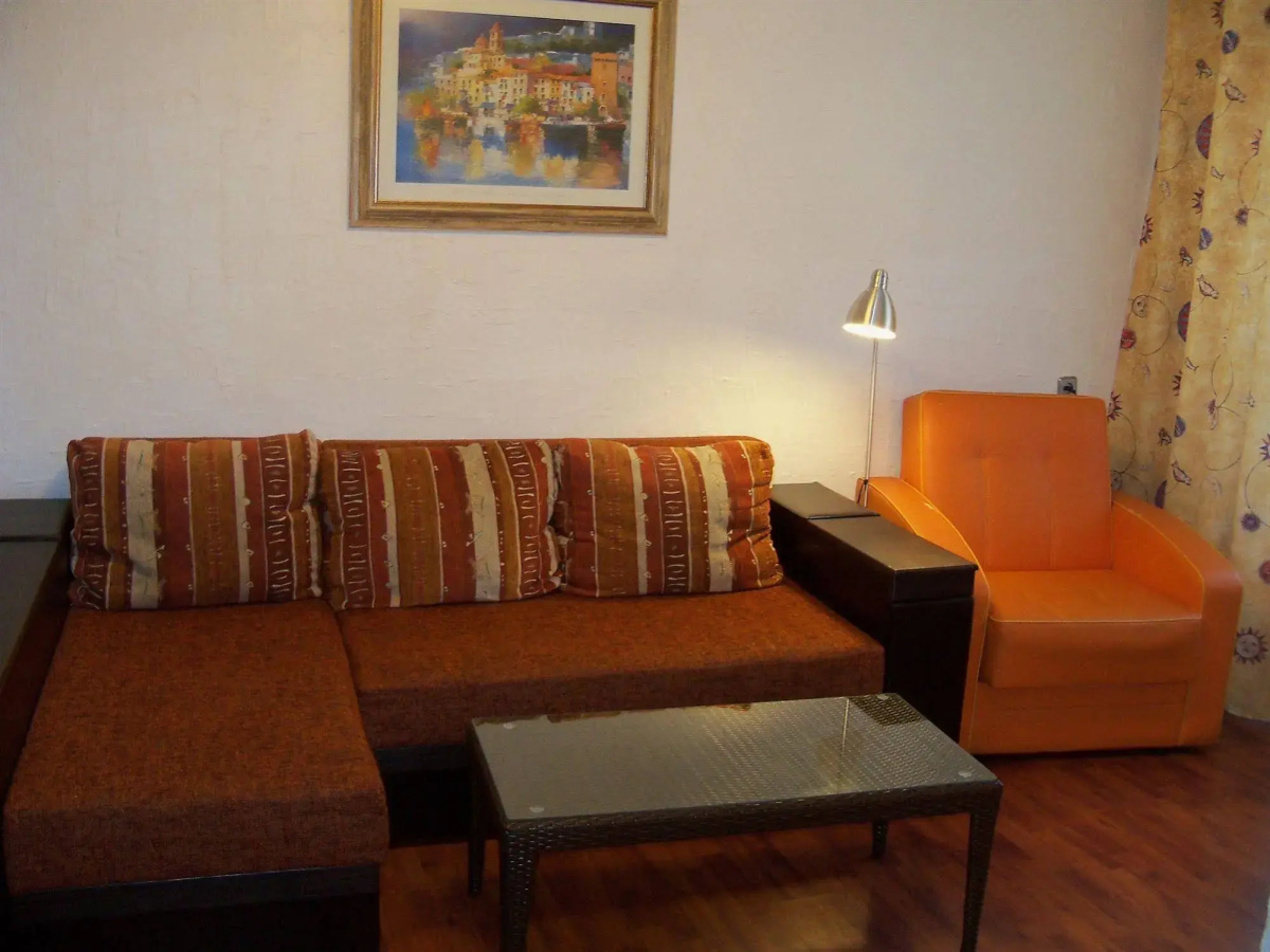 Апартаменты UKR Apartments