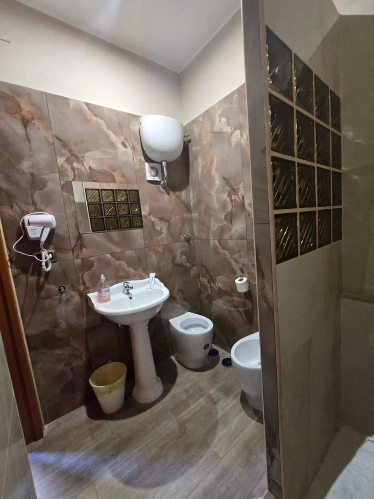 Hotel Iris
