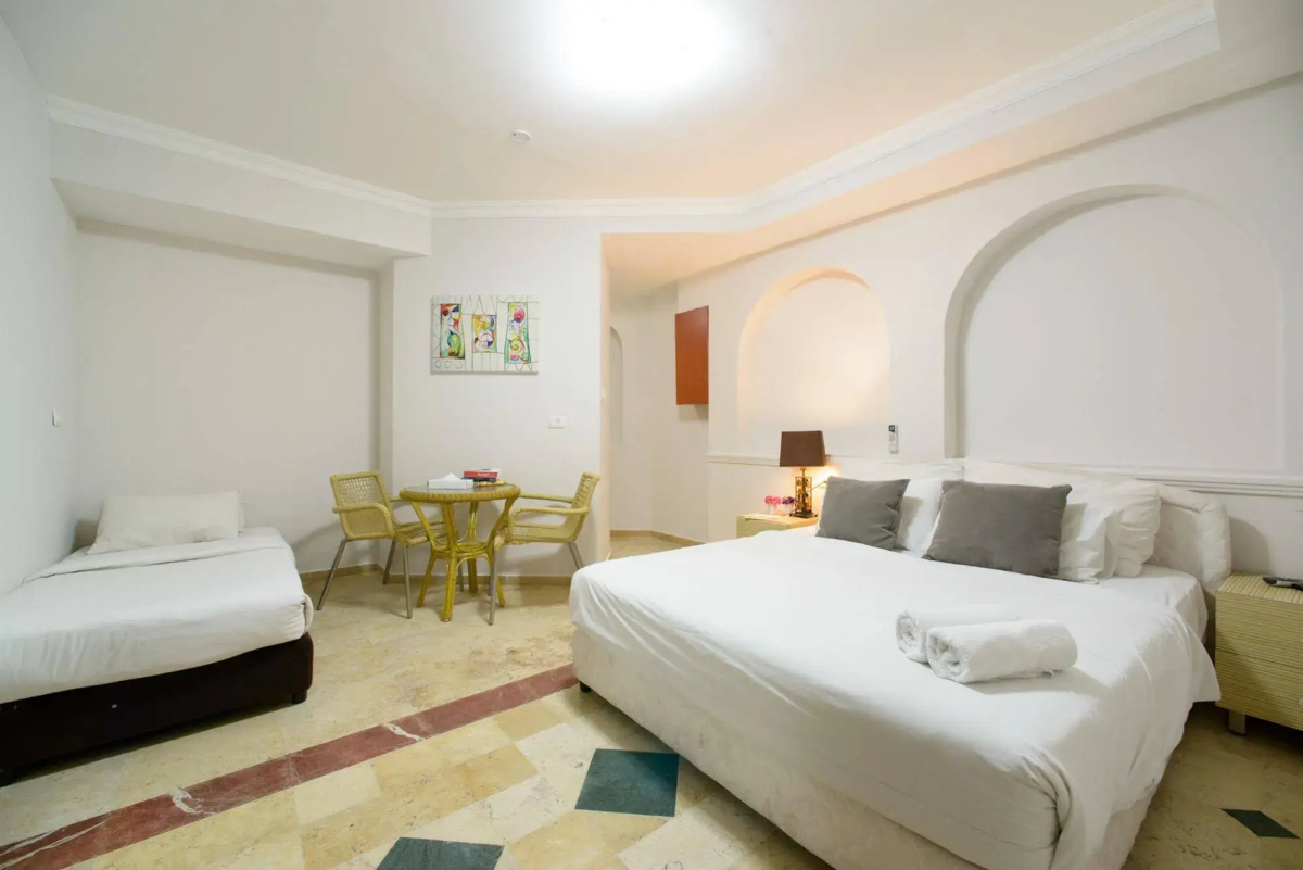 Royalty Suites