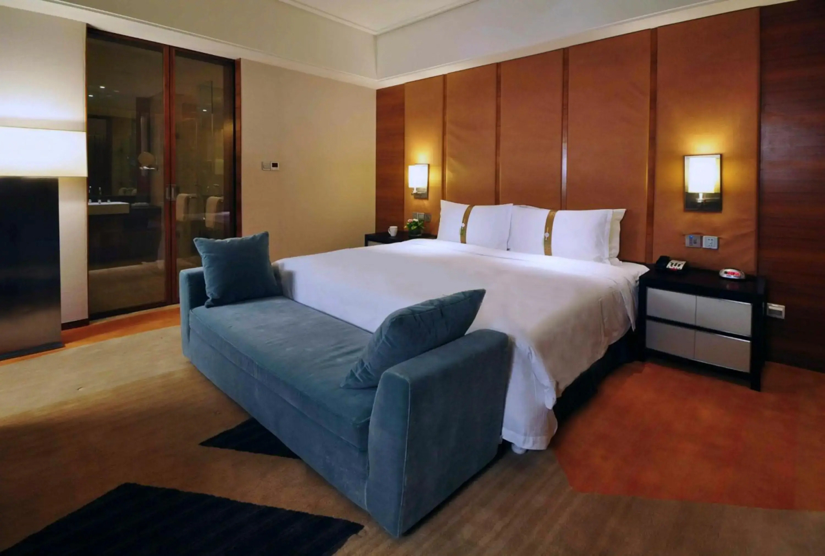 Holiday Inn Qingdao City Centre by IHG