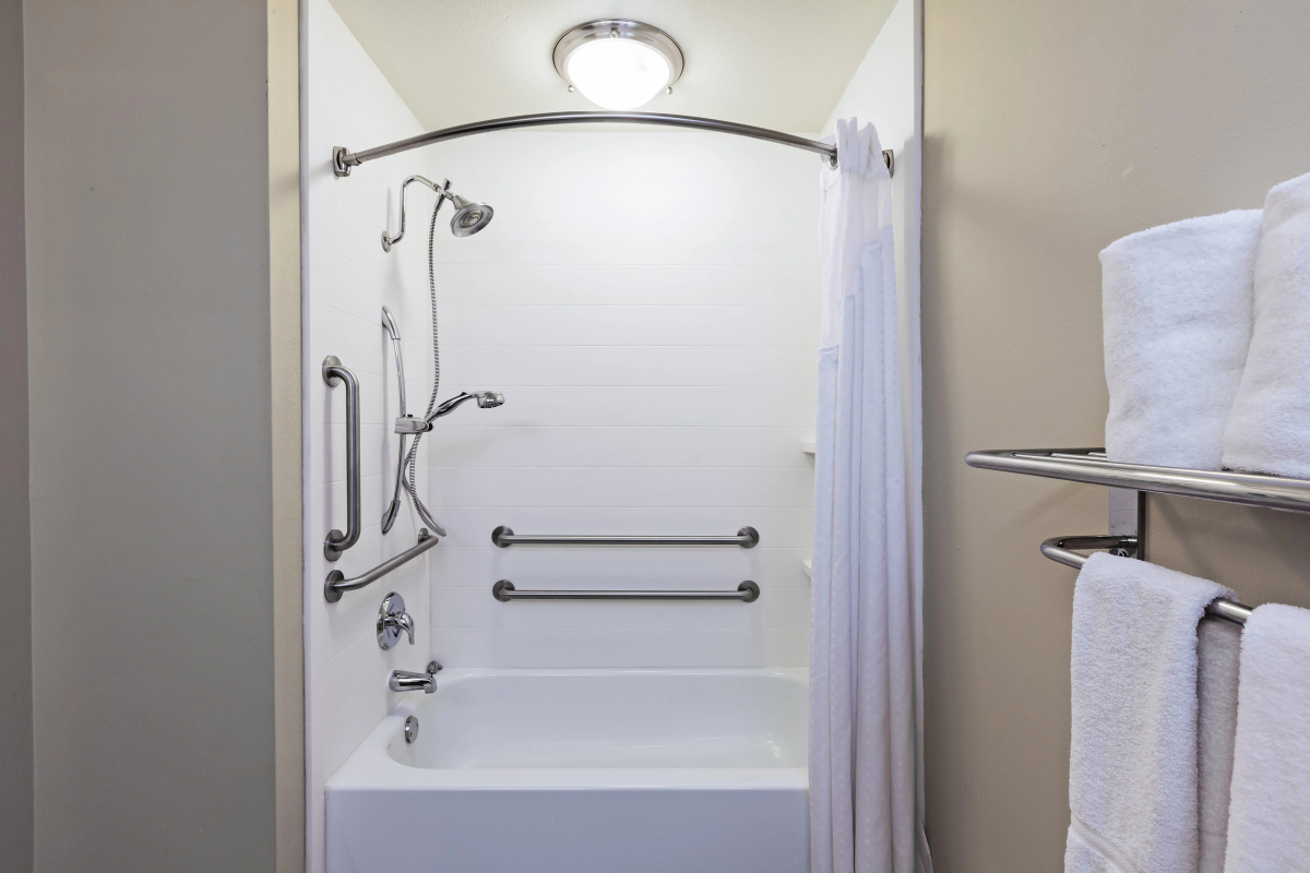 Holiday Inn Express & Suites Eagle Pass by IHG