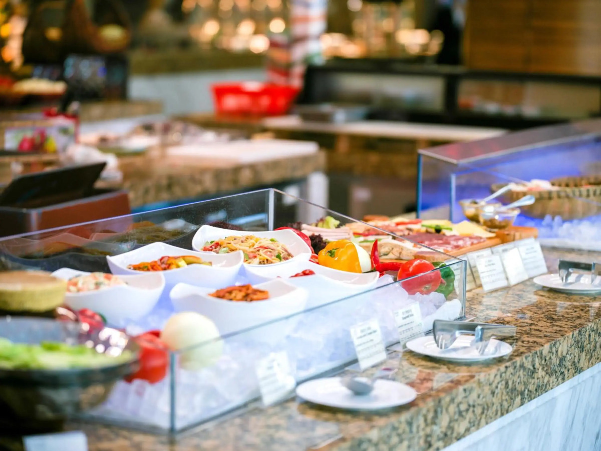 Отель Ramada Plaza by Wyndham Shanghai Pudong Airport