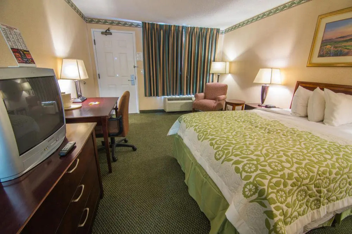 莱瑟姆戴斯套房酒店/北阿尔巴尼(Albany Airport Hotel)