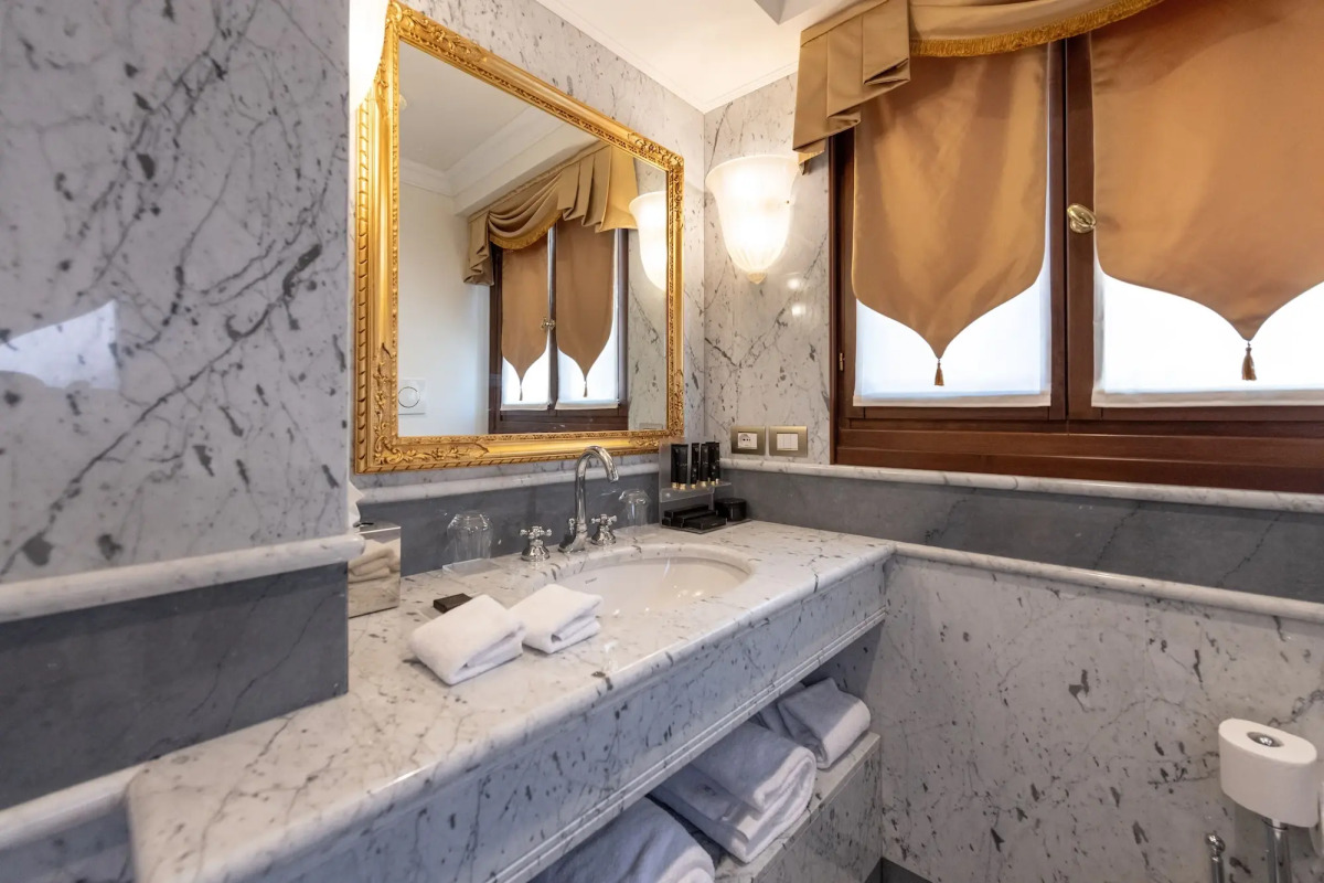 Cà Bonfadini Historic Experience Hotel Venice