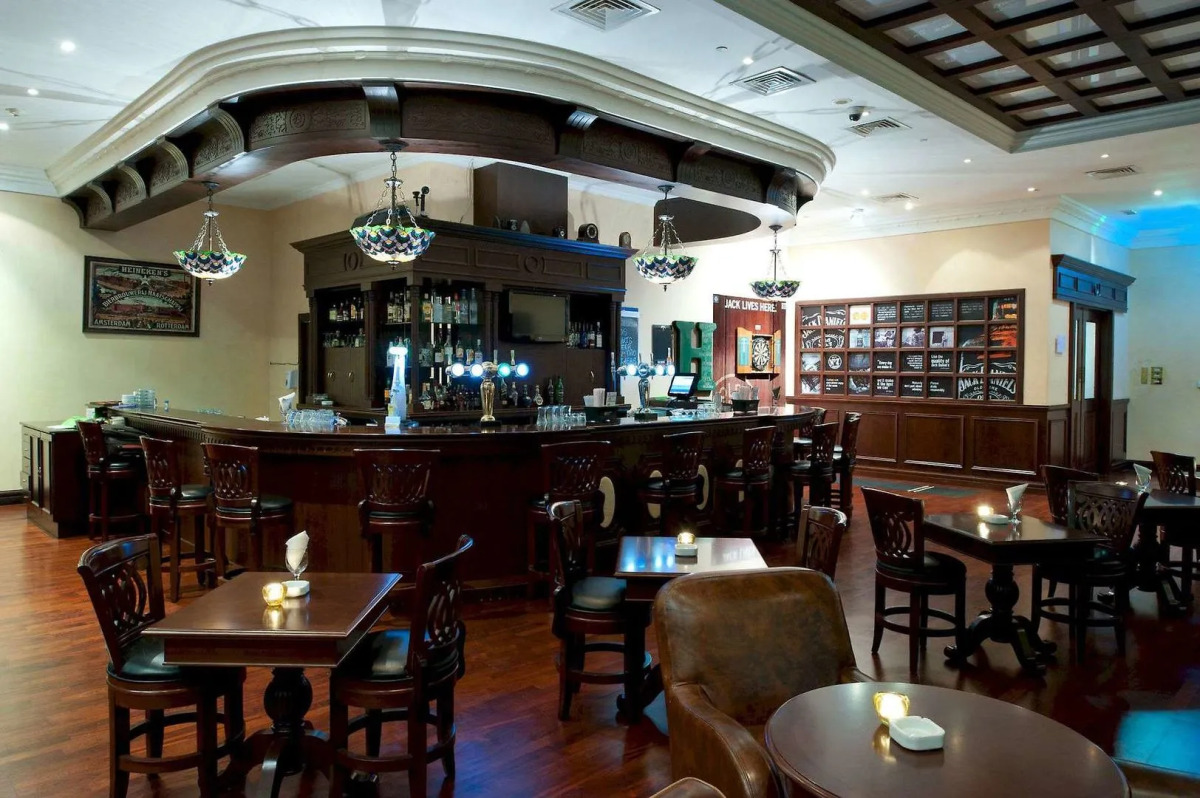 Sunday Hotel Holiday International Dubai