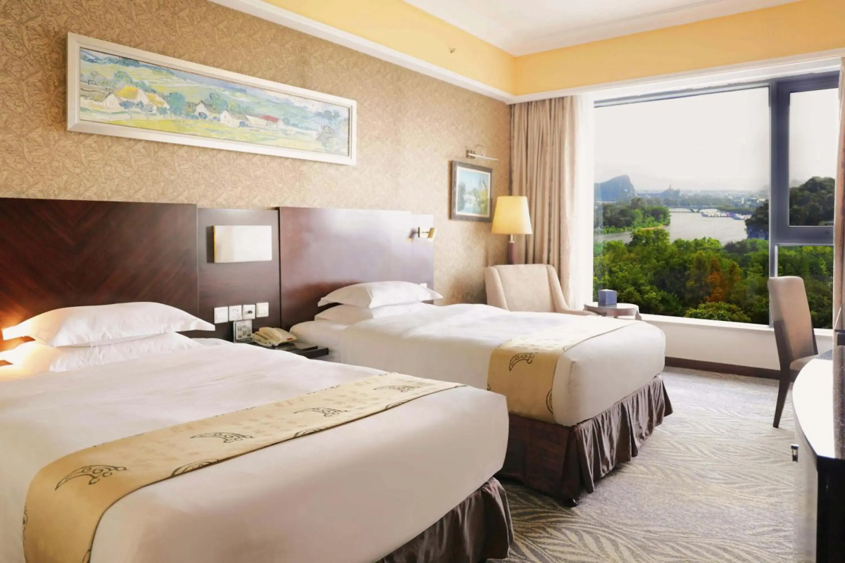 Guilin Lijiang Waterfall Hotel