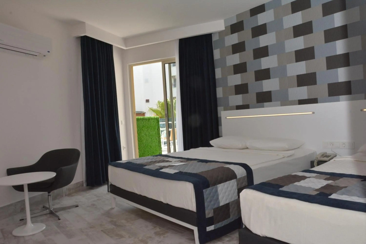 White City Beach - Adults Only