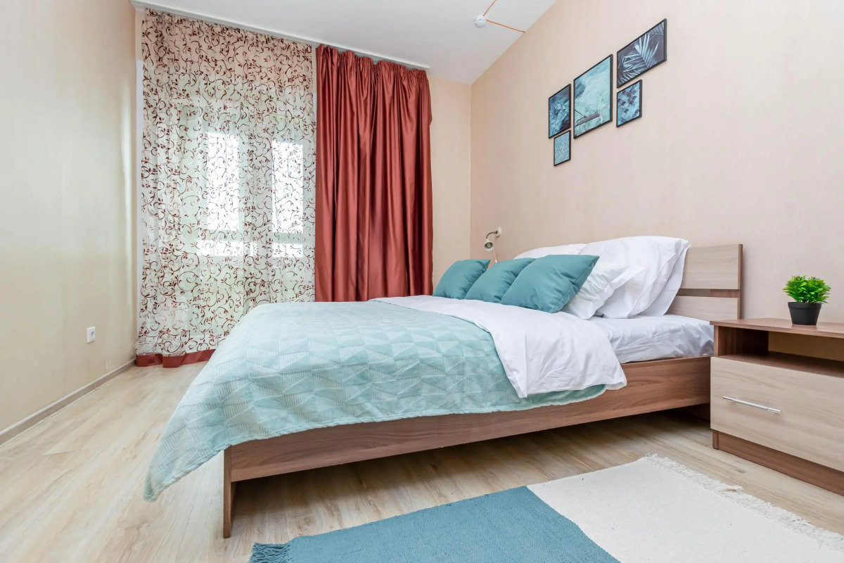 Cosmos (Космос) на улице Революции 48А