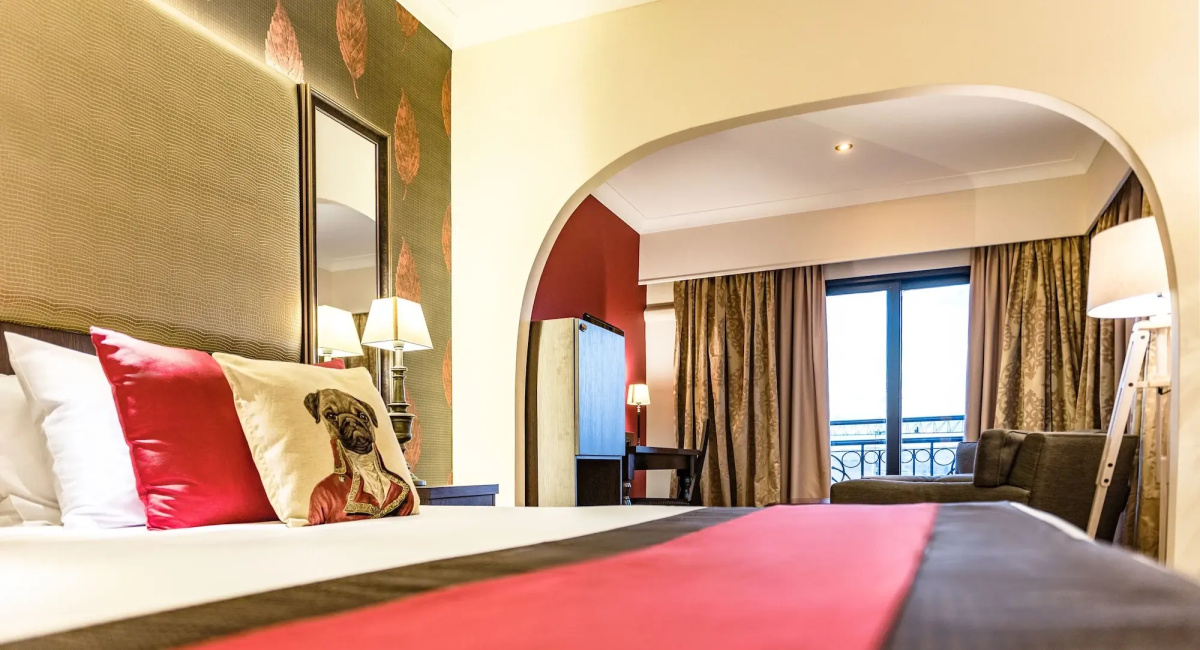 AX The Victoria Hotel